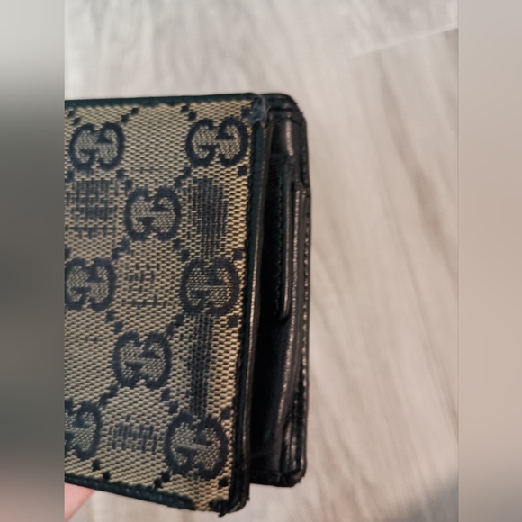 Authentic GUCCI GG Logo PVC Leather Bifold Wallet Auth - Picture 5 of 9